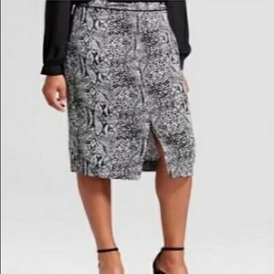 WhoWhatWear Oyster Mushroom Python  Skirt Size 8
